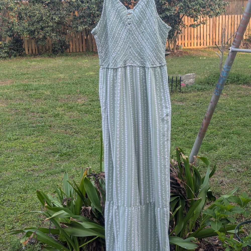 Light Sage Green Patterned Maxi Dress - Sleeveless V-Neck